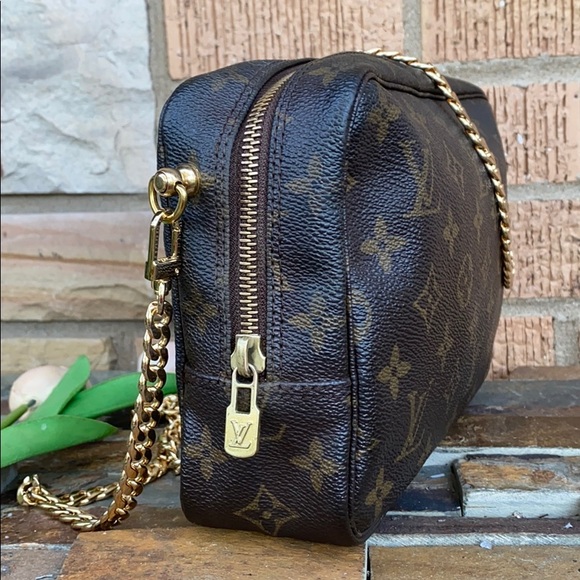 Louis Vuitton Black and Gold Crossbody Bag - Picture 4 of 11